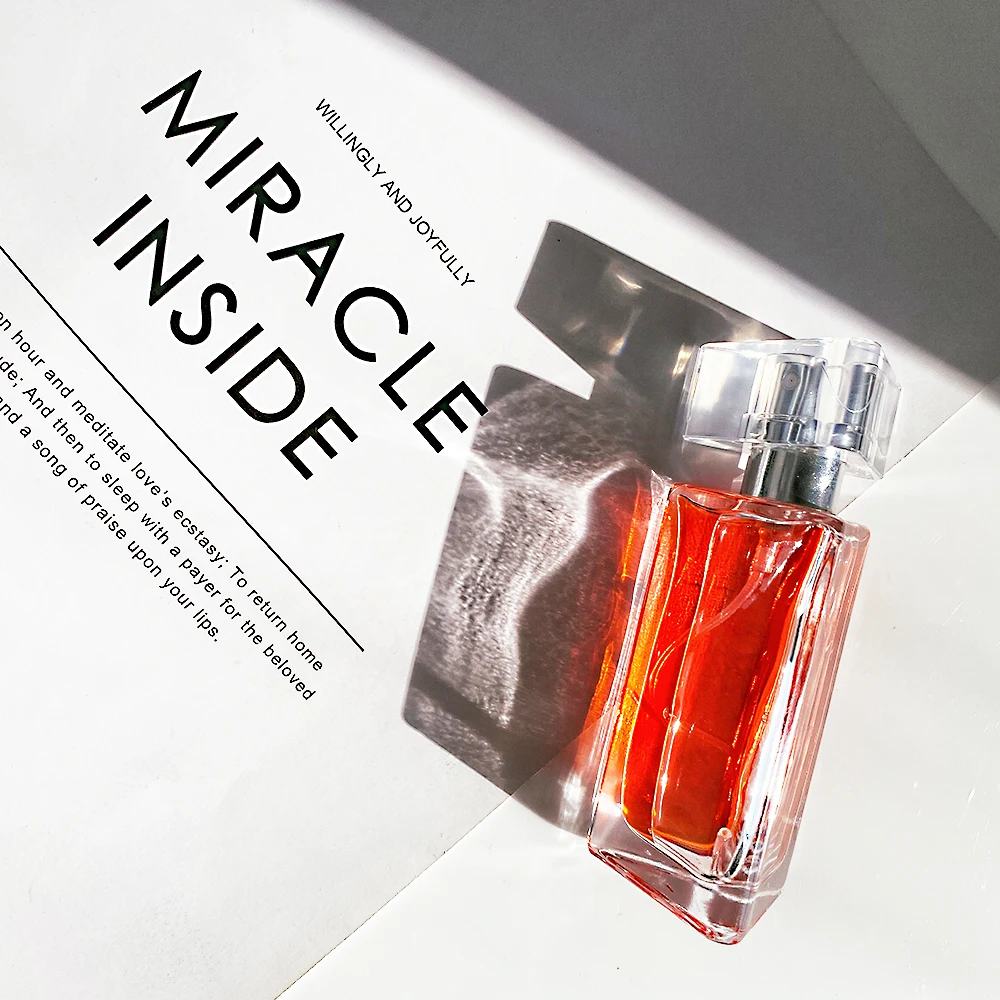 High Quality Customized 30ml 50ml New Design Triangular Prism Shape Glass Bottle Glass Perfume Bottle