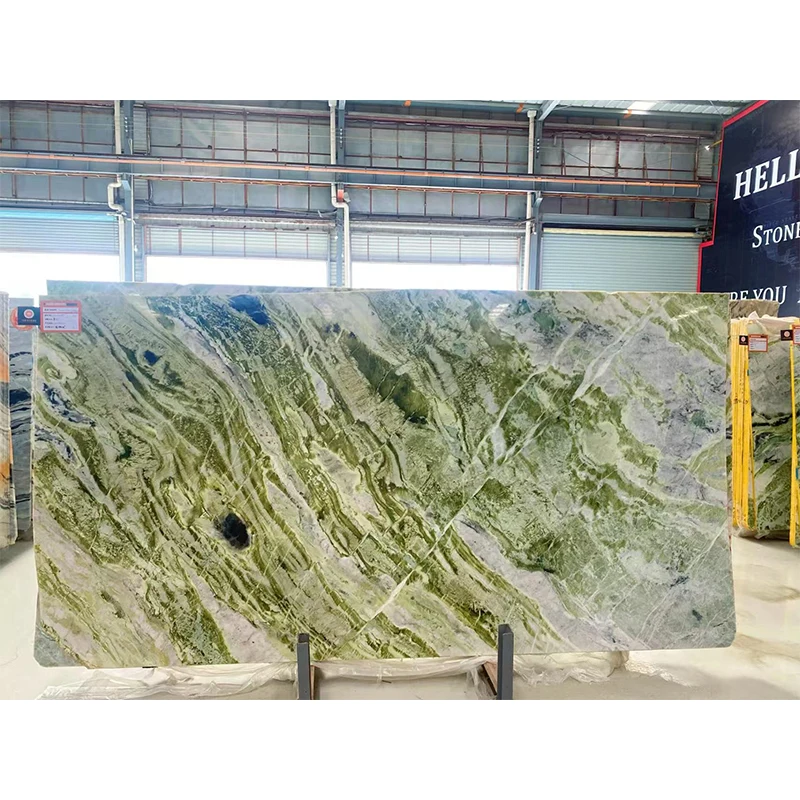 Puertas interiores modernas y de lujo, encimeras de cocina, muebles de baño, baldosas para suelos en mármol verde y mármol rosa natural, escaleras.