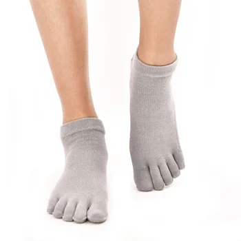 High quality five toes yoga non slip grip socks customized cotton socks for women