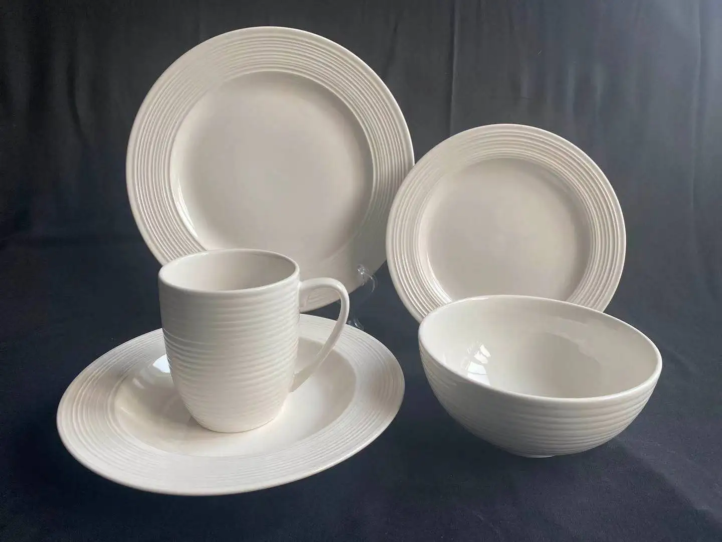 New Bone China Dinner Set Porcelain Embossed Dinnerware Set