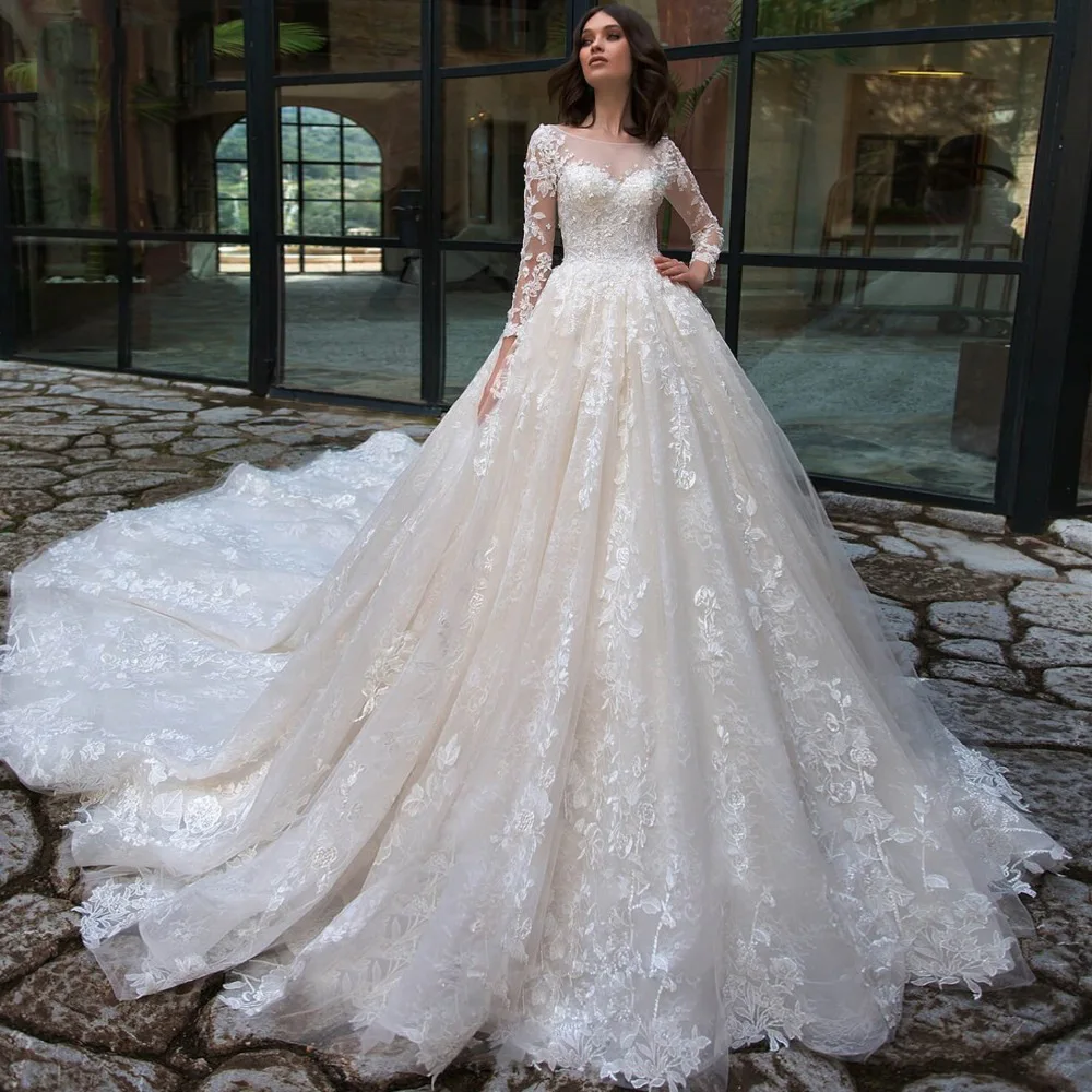 ZX 112 Stylish 2024 Spring Elegant Bride Lace Appliques Outdoor Long Train Modest Wedding Dresses