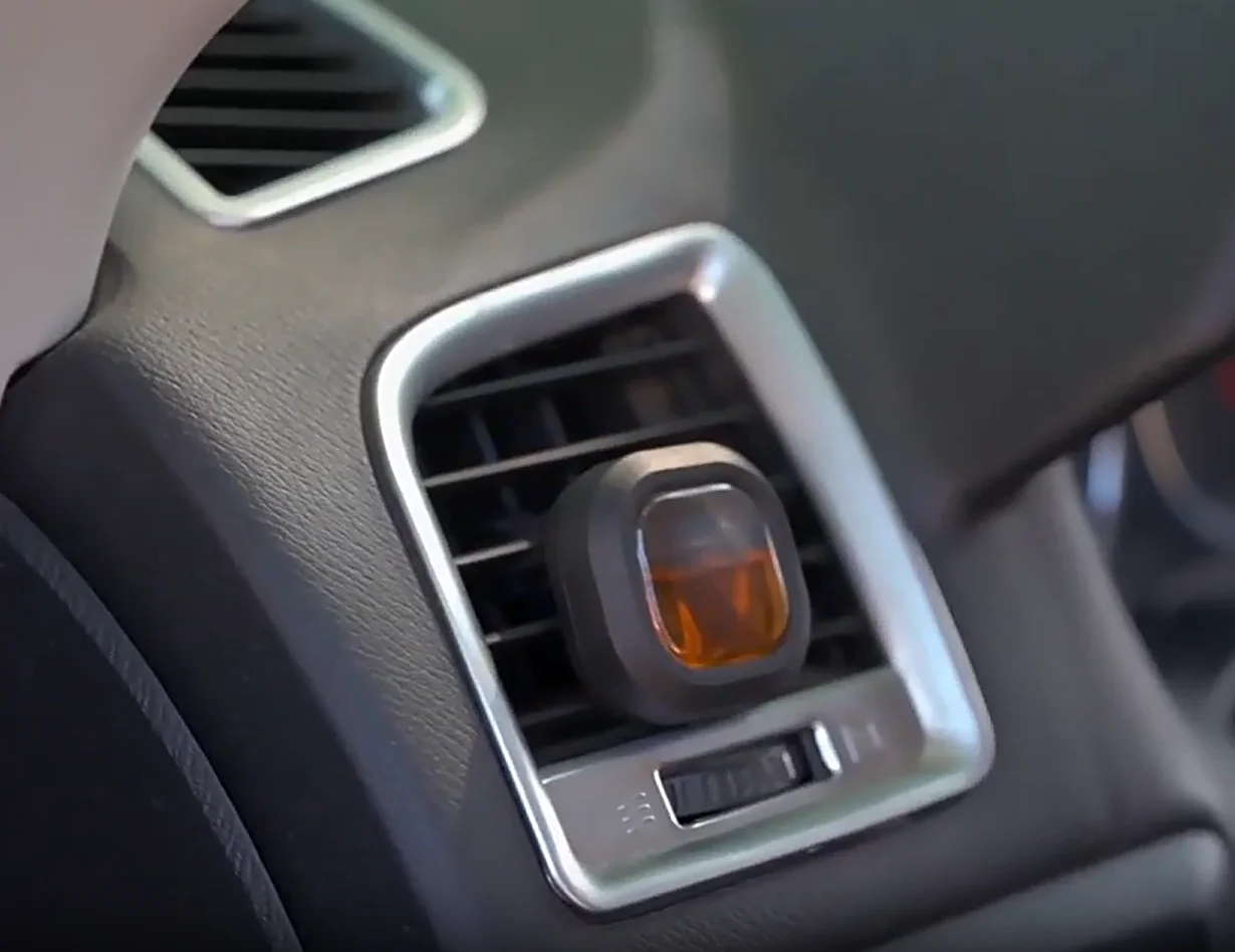 Liquid Car Interior Scent Clip Perfume Smell Diffuser Vent Clip Custom Membrane Car Air Freshener for Auto Vent