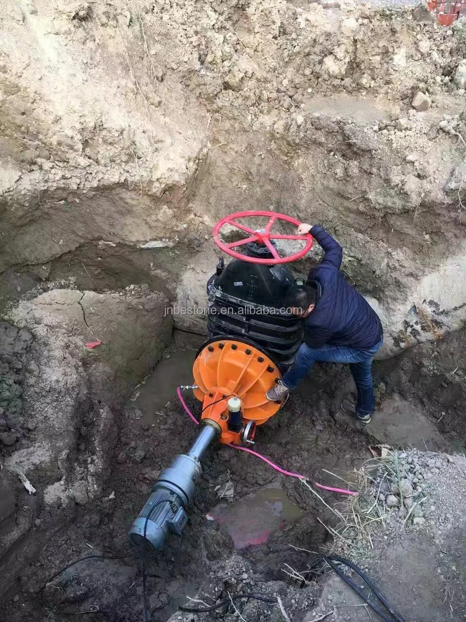 Dk6200 Electrical Pipeline Hot Tapping Machine Making The Hole