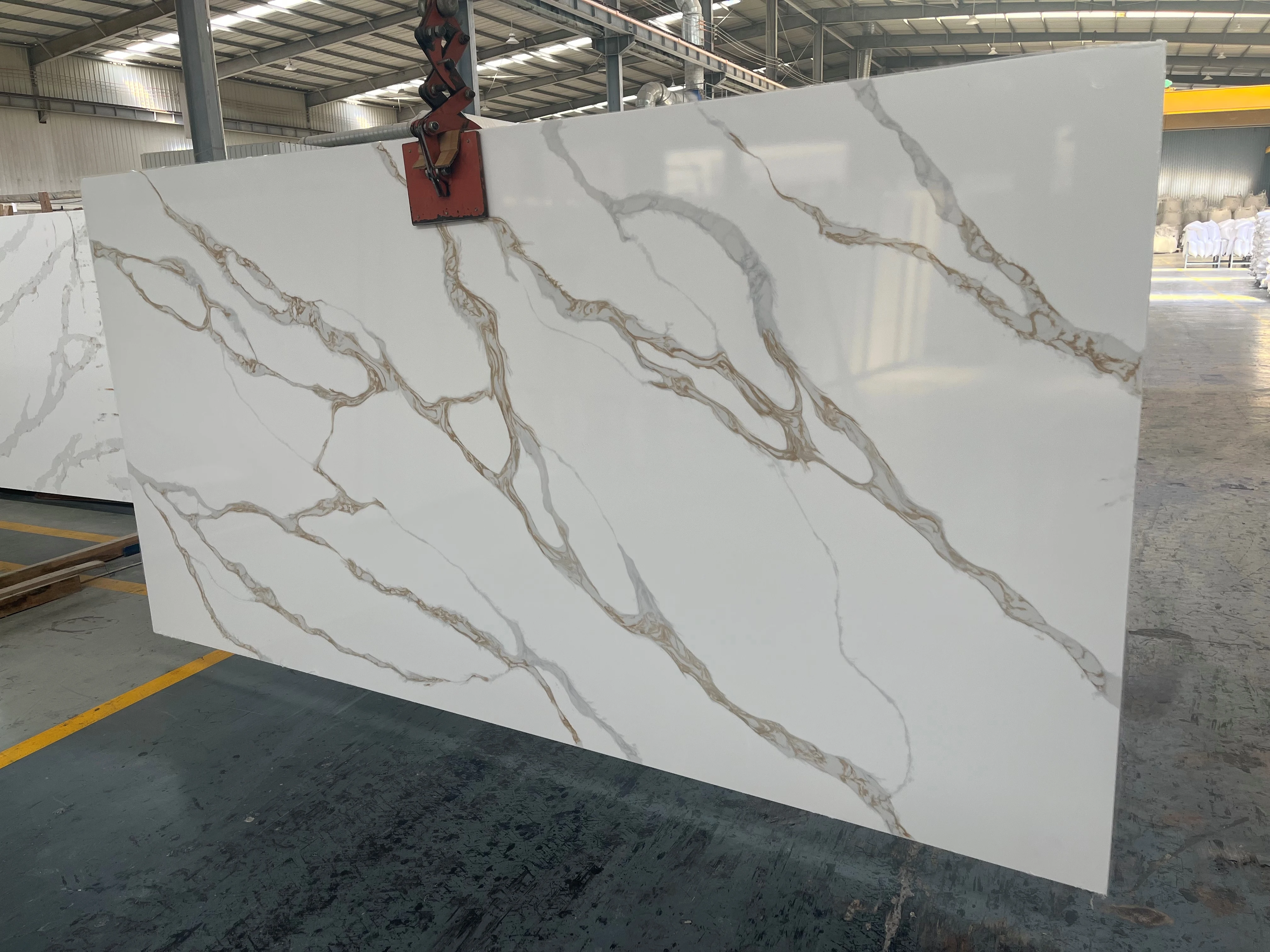 Factory Delivery Calacatta Gold Quartz Stone Slab Calacatta Gold Kitchen Countertop