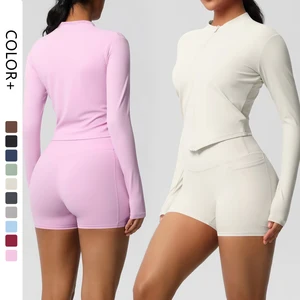 New Design Two Piece Outdoor Sports Zipper Long Sleeve and Pocket Gym Shorts Yoga Set for Women