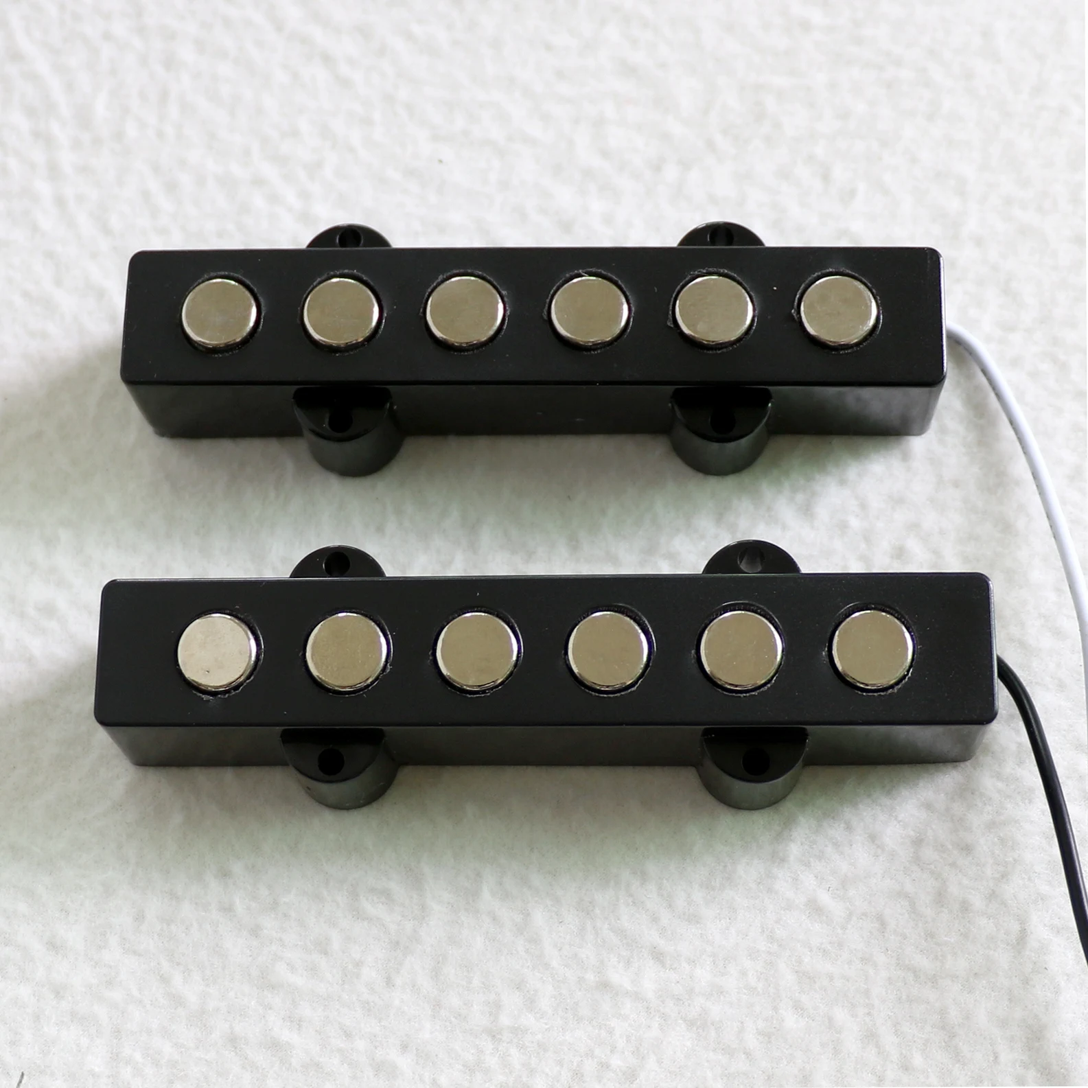 6 string jazz bass pickups