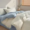 Bianco e azzurro