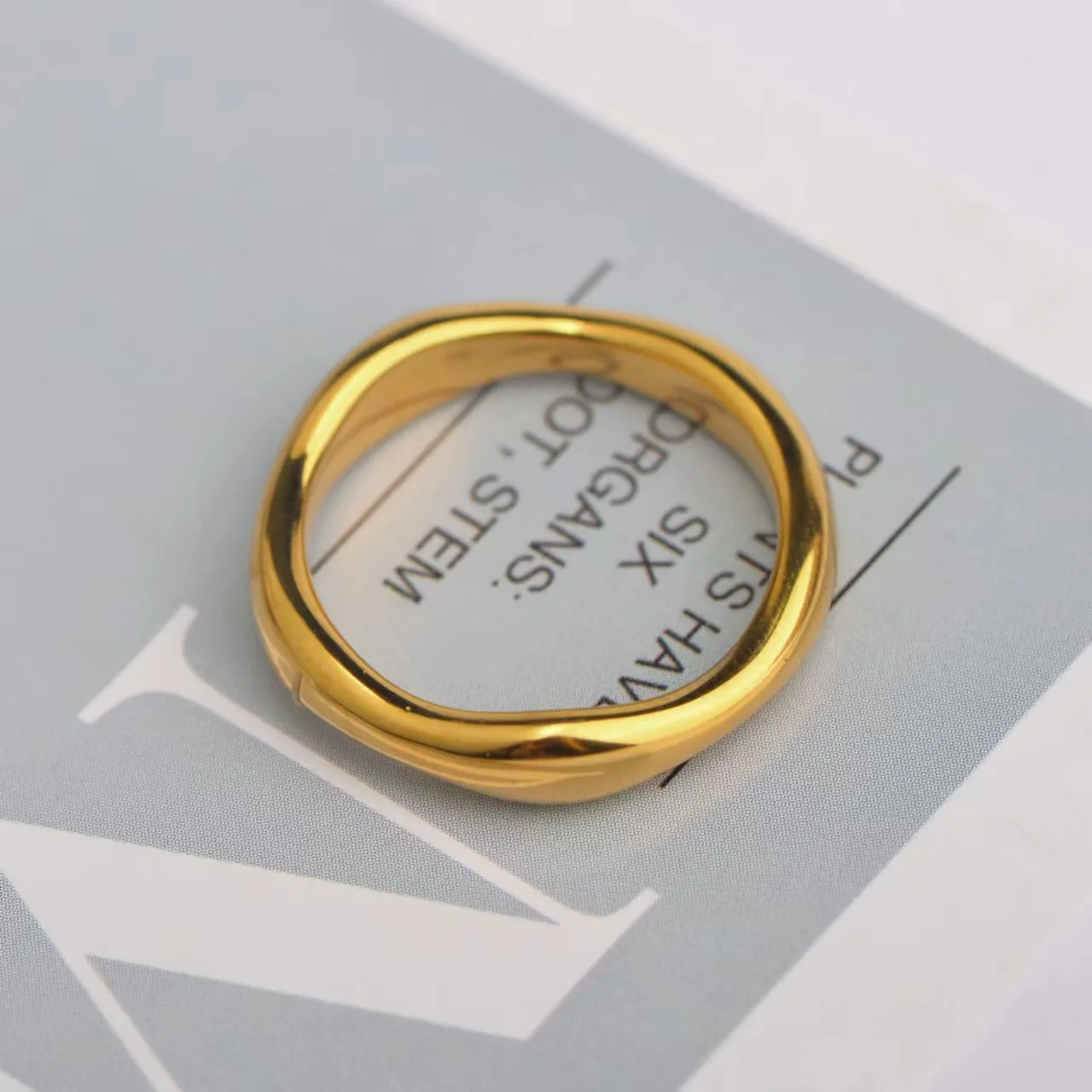 Custom Irregular Texture Minimalist Jewelry 18K Gold Plated Stainless Steel Waterproof Stackable Ocean Wave Ring