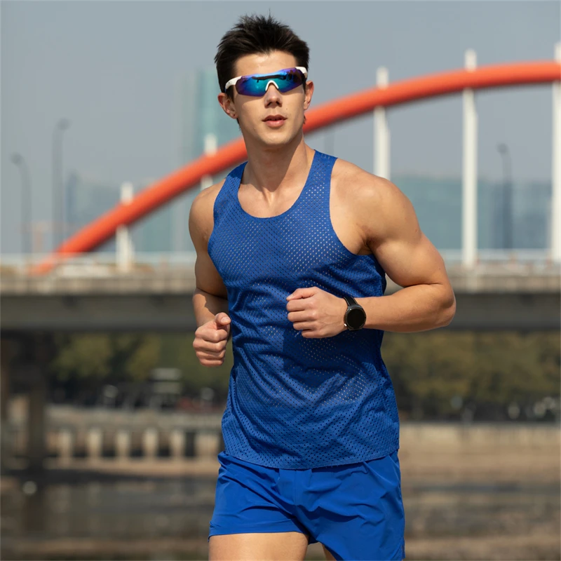 Seamless Mesh Breathable Man Big Hole Quick Dry 100% Polyester 100 GSM Marathon Running Sleeveless T-Shirt for Men