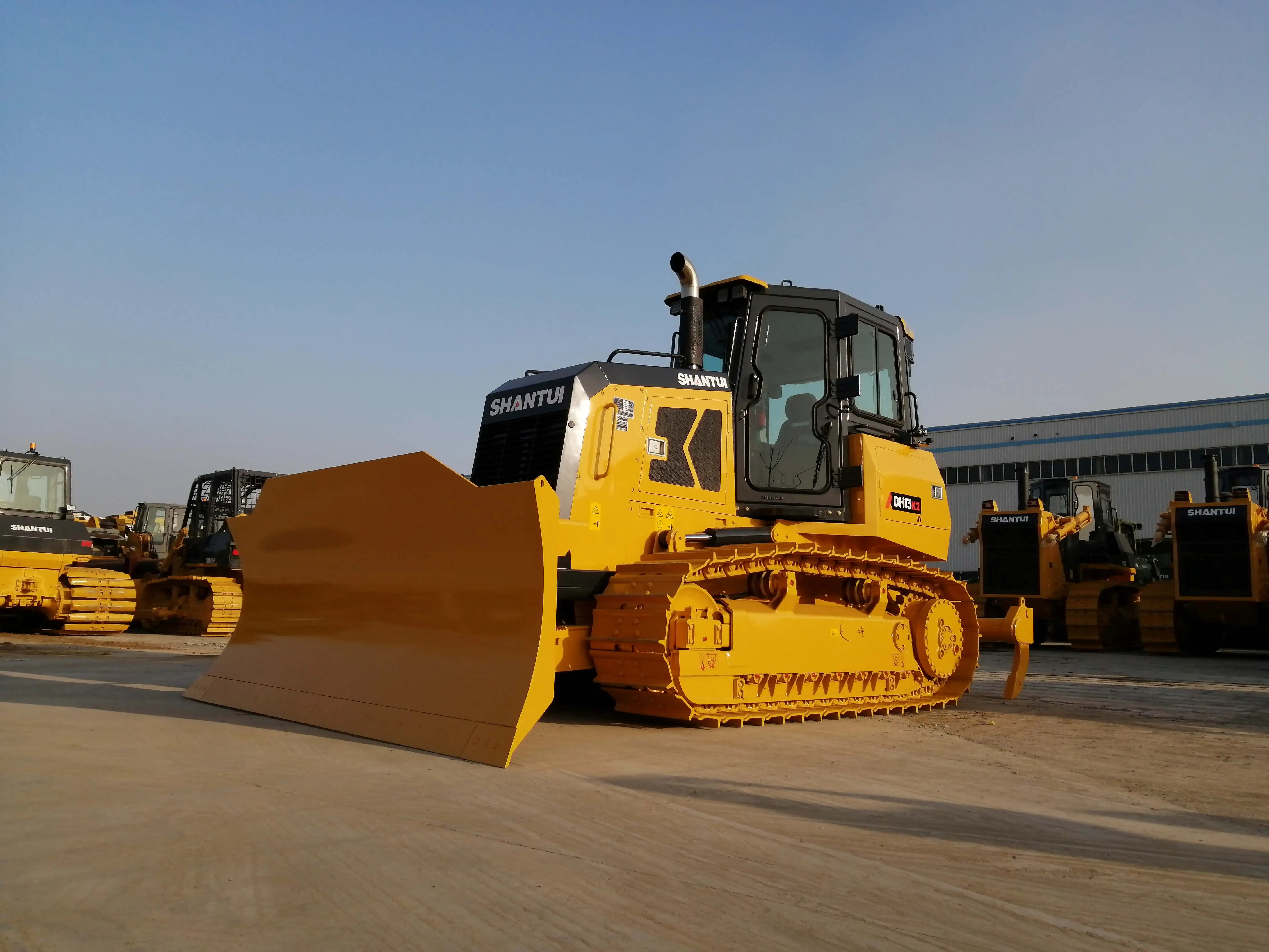 Высококачественный бульдозер DH13 с гидравлической нагрузкой система рулевого управления мощностью 130 л.с. одним хвостовиком