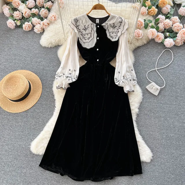 Vintage Women Velvet Long Dress Buttons Embroidery Lantern Sleeves Lapel Dress Lady Classical Ball Gown Dress