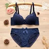 costume bleu foncé