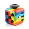 Cubo de Rubik descompresión arcoíris