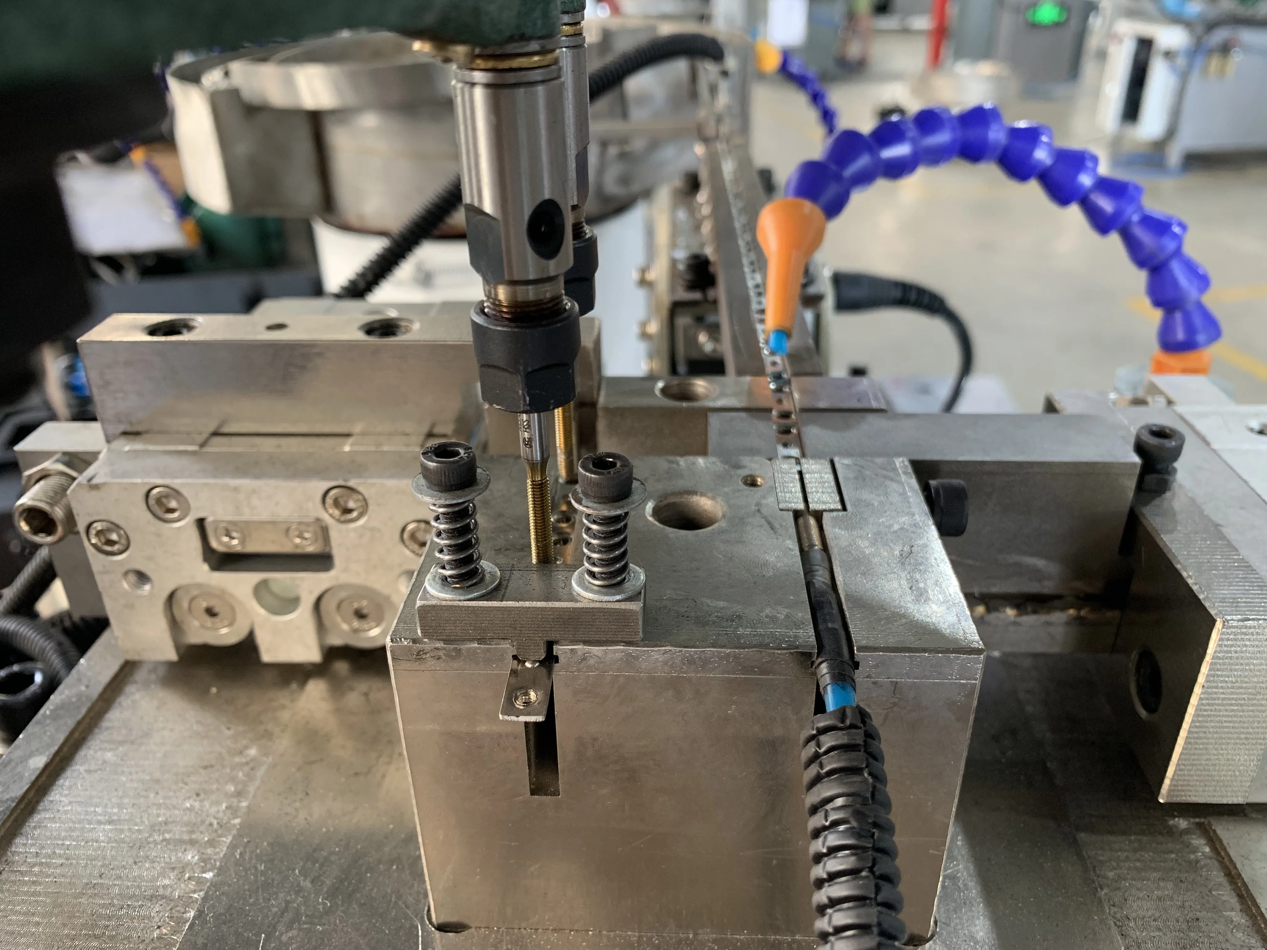 Automatic Tapping Screw Making Machine Auto Feed Single Spindle Semi Automatic Drilling Machine