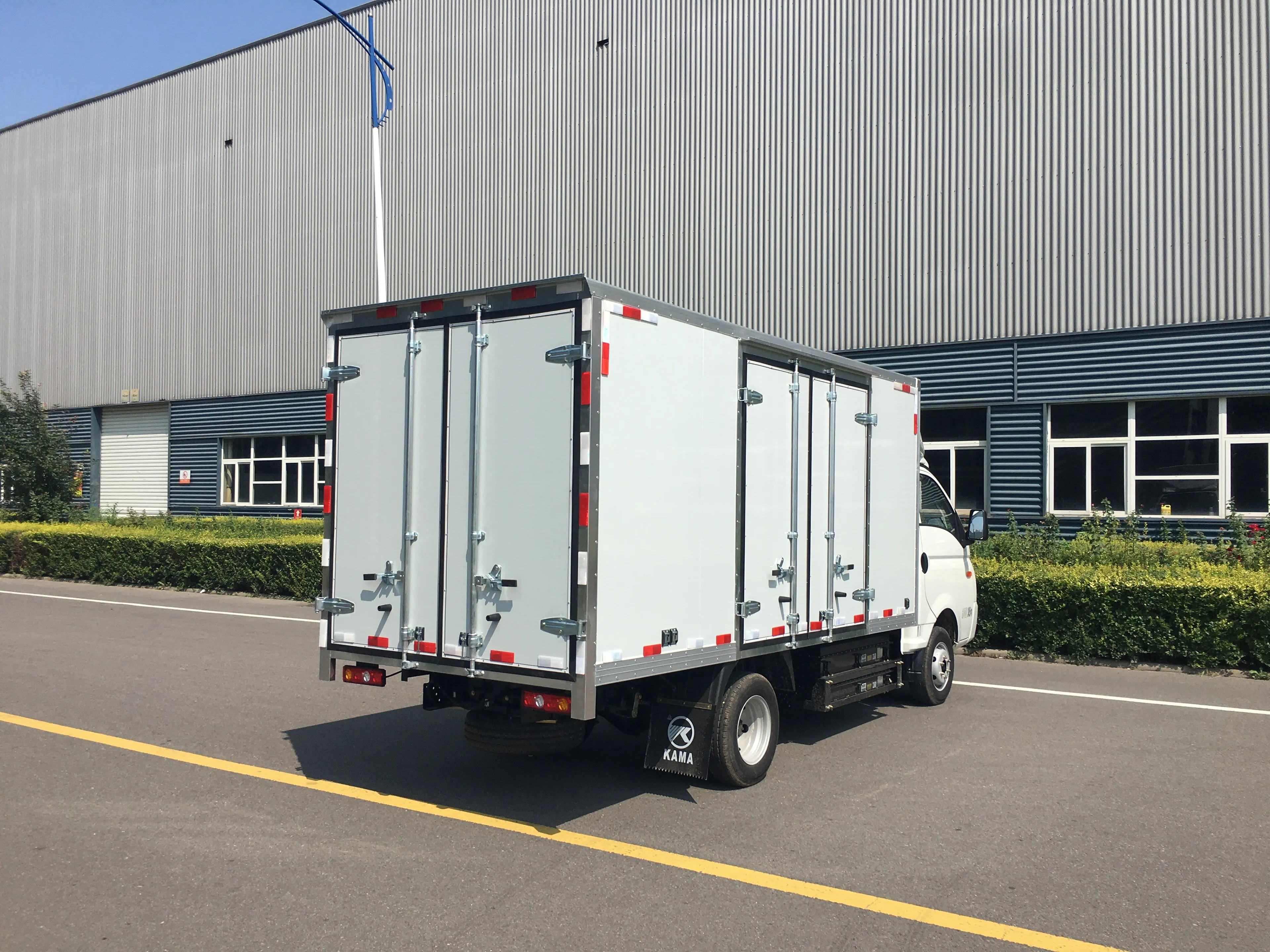 Buy 2024 Electric Mini Truck 6x2 Kama Evx1 Single Row 58.9kwh Mini Box ...