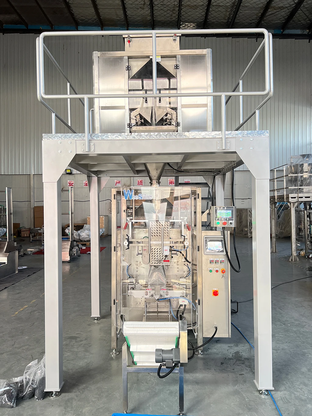 Automatic Weighing and Packing Machine for Detergent Powder