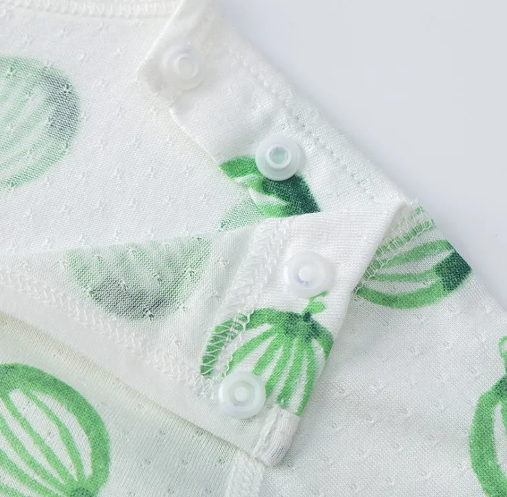 Супермягкая футболка с коротким рукавом для малышей из 100% бамбукового волокна с круглым вырезом и принтом на пуговицах