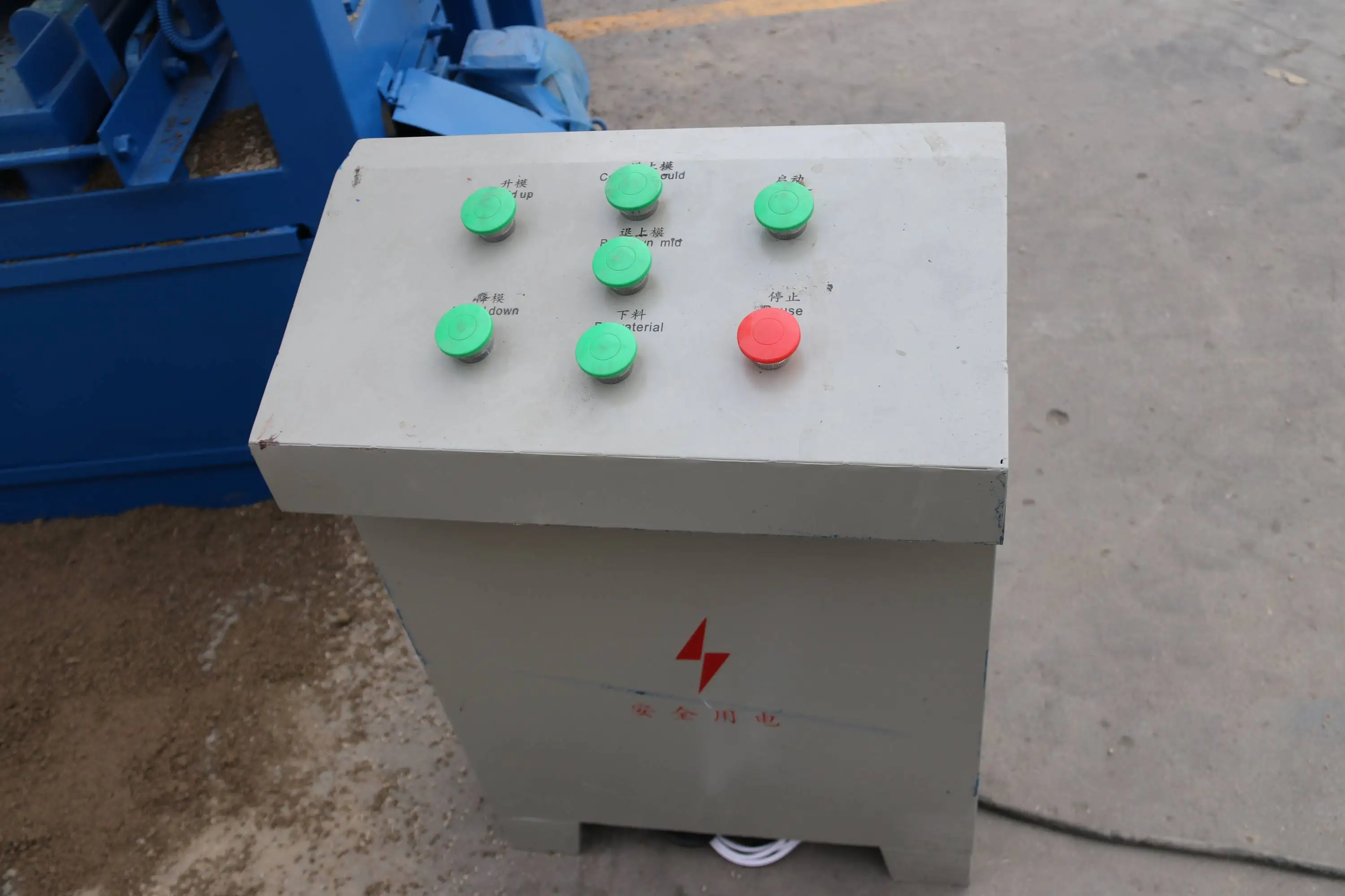 Qt4-24 Block Making Machine Semi Automatic Hollow Hallow Concrete Cement Interlock Brick Make Machinery details