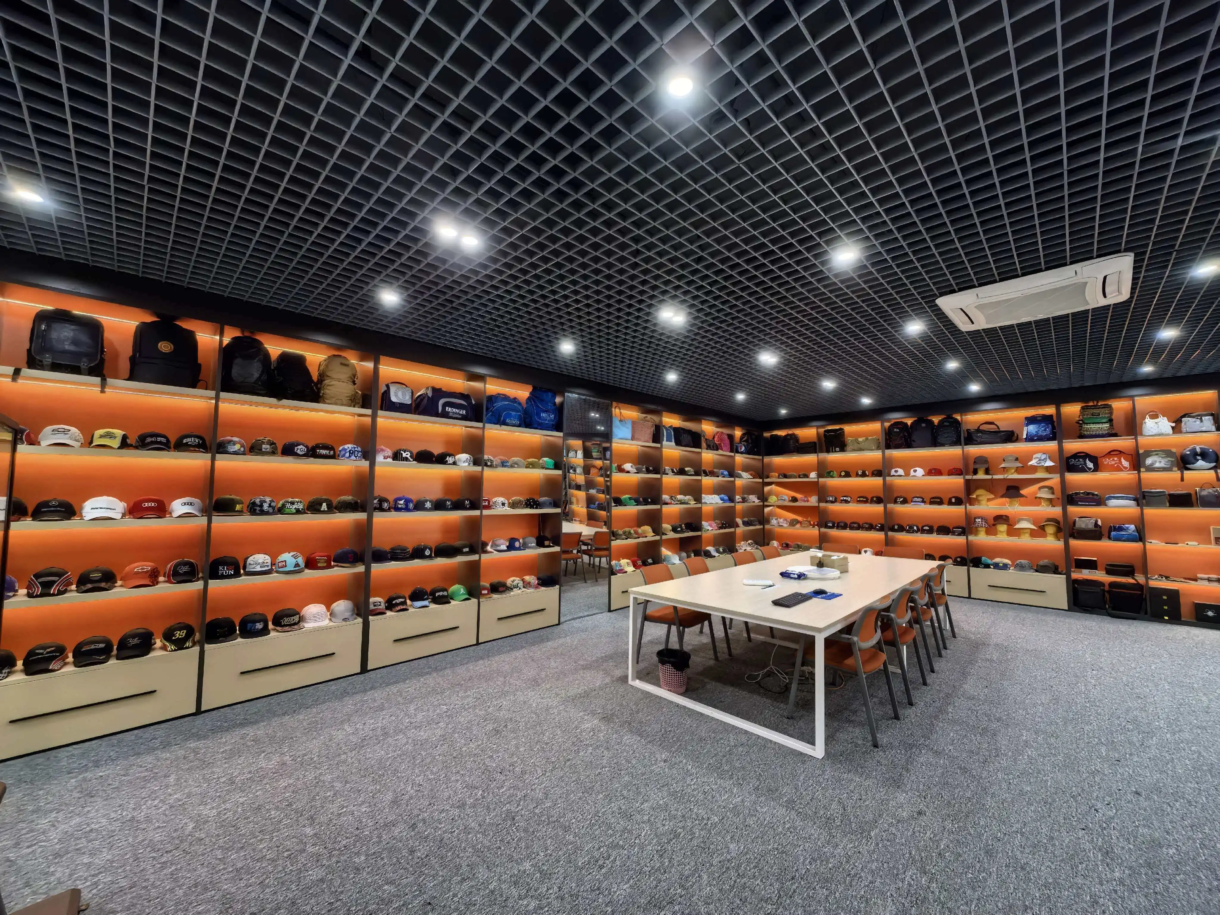 Dongguan Top Clothing Trading Co., Ltd.