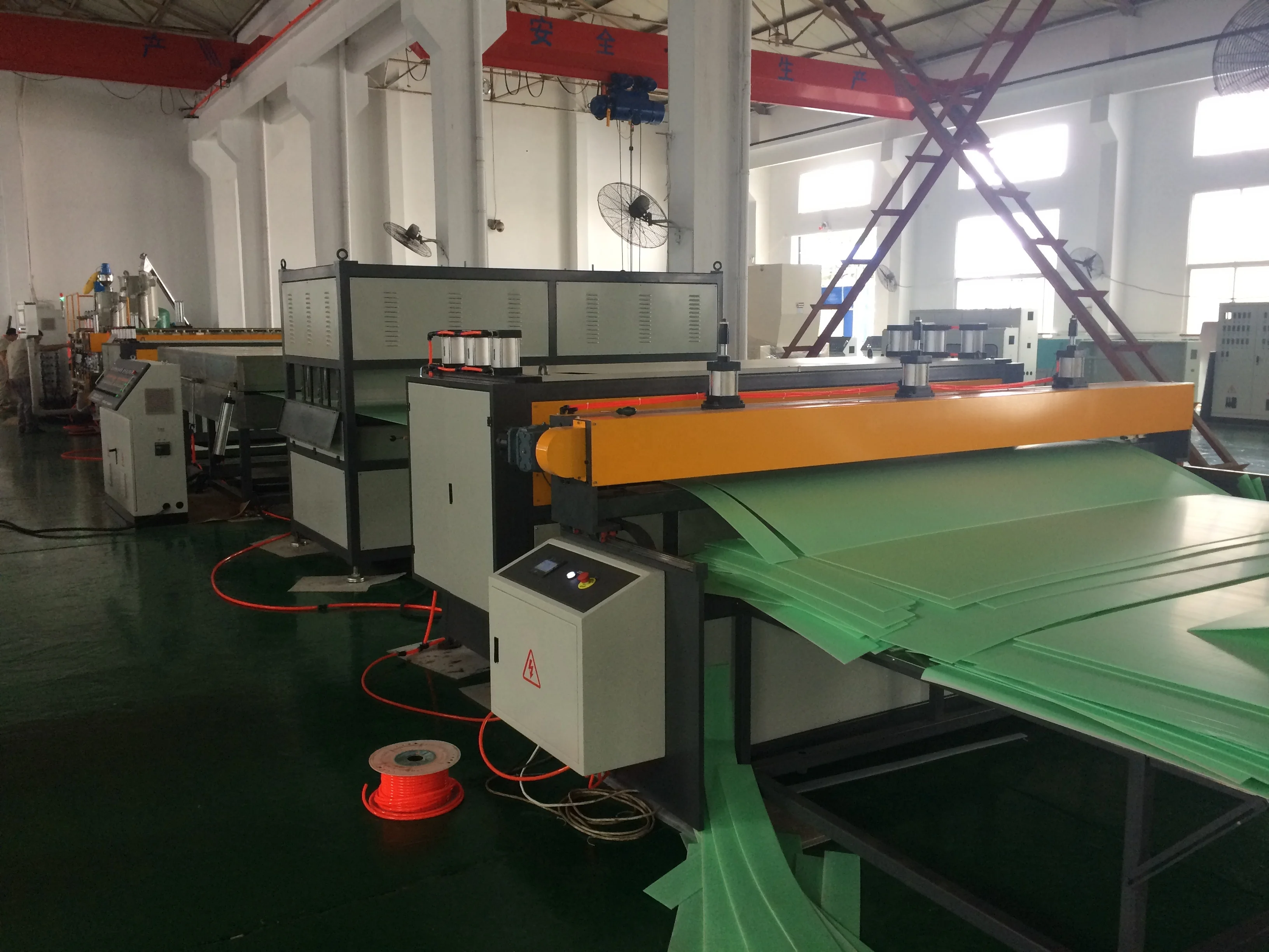 Polypropylene PP Hollow Core Board Making Machine Single Screw Extruder Extrusion Machine for Making PP Corrugated Board