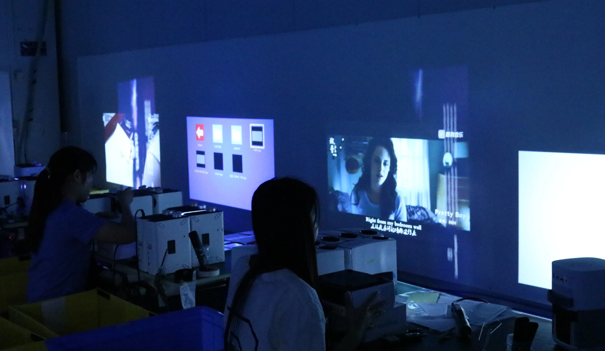 Original Factory Outdoor Lcd Led 4k 1080p Wifi Tv 10000 Lumens Portable