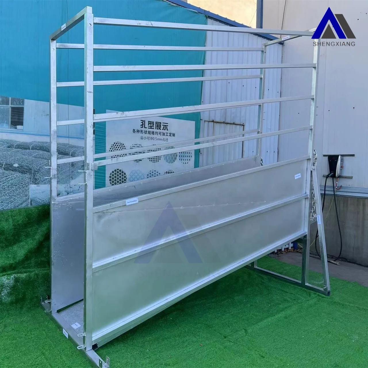 Heavy Duty Height Adjustable Cattle Loading Ramp 3.6m Farm Animal Husbandry Equipment Cattle Panels and Gate for Cattle Yard