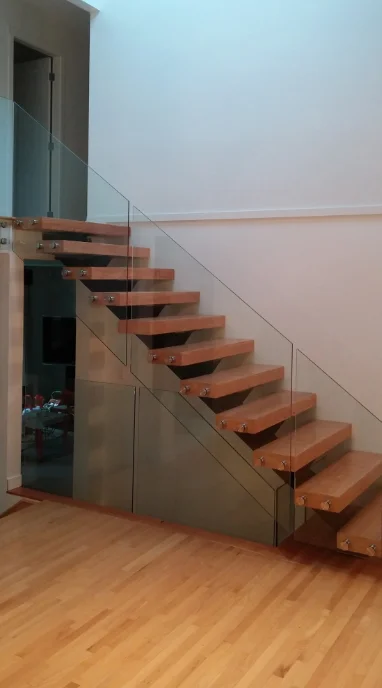 Luxury Modern Hollowedout Staircase with Wooden Handrail Premium High-End Design for Villas and Homes