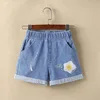 Pantaloncini con uova in camicia