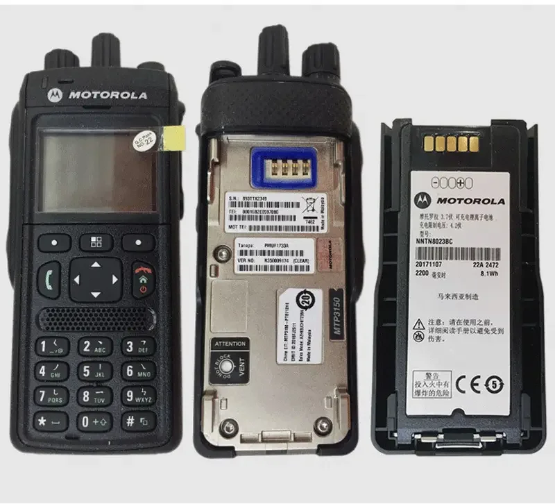 Motorola MTP850 Walkie-Talkie - Reliable UHF Communication