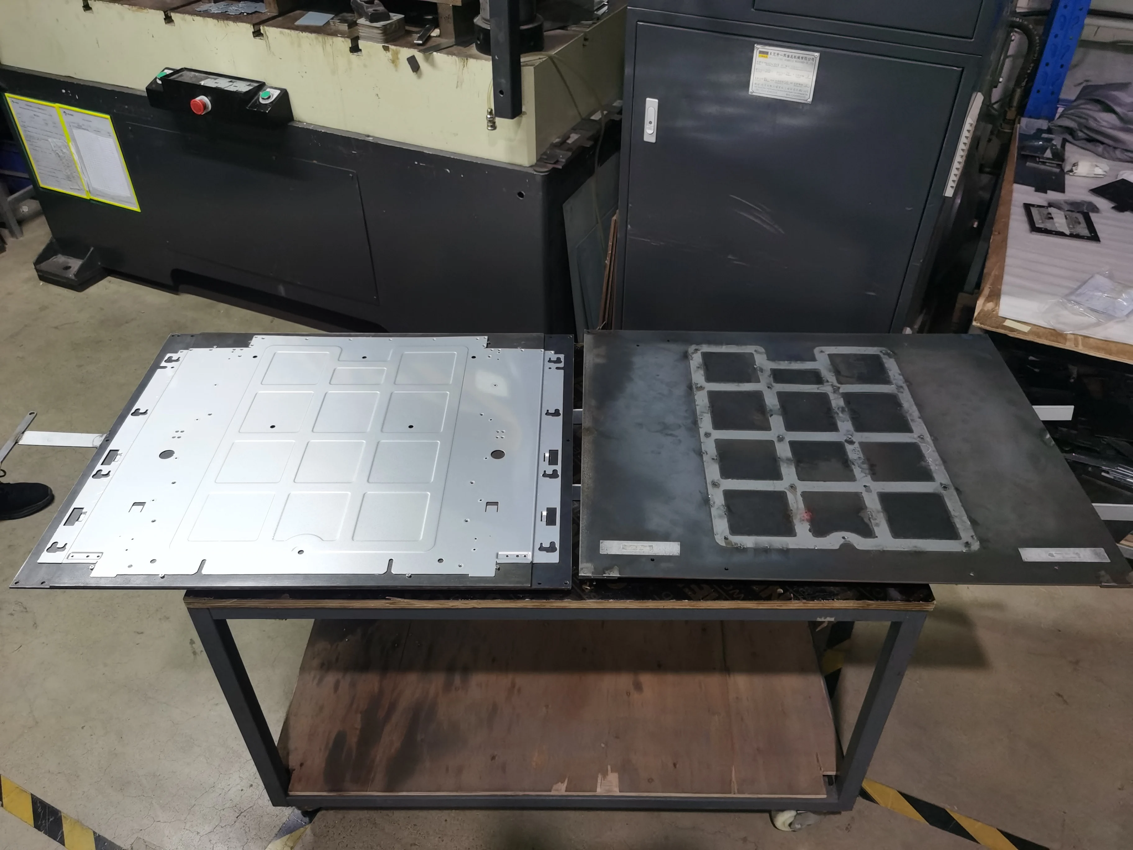Custom Server Chassis Shell with 0.01-0.05mm Tolerance Precision Sheet Metal Fabrication and CAD Design Support