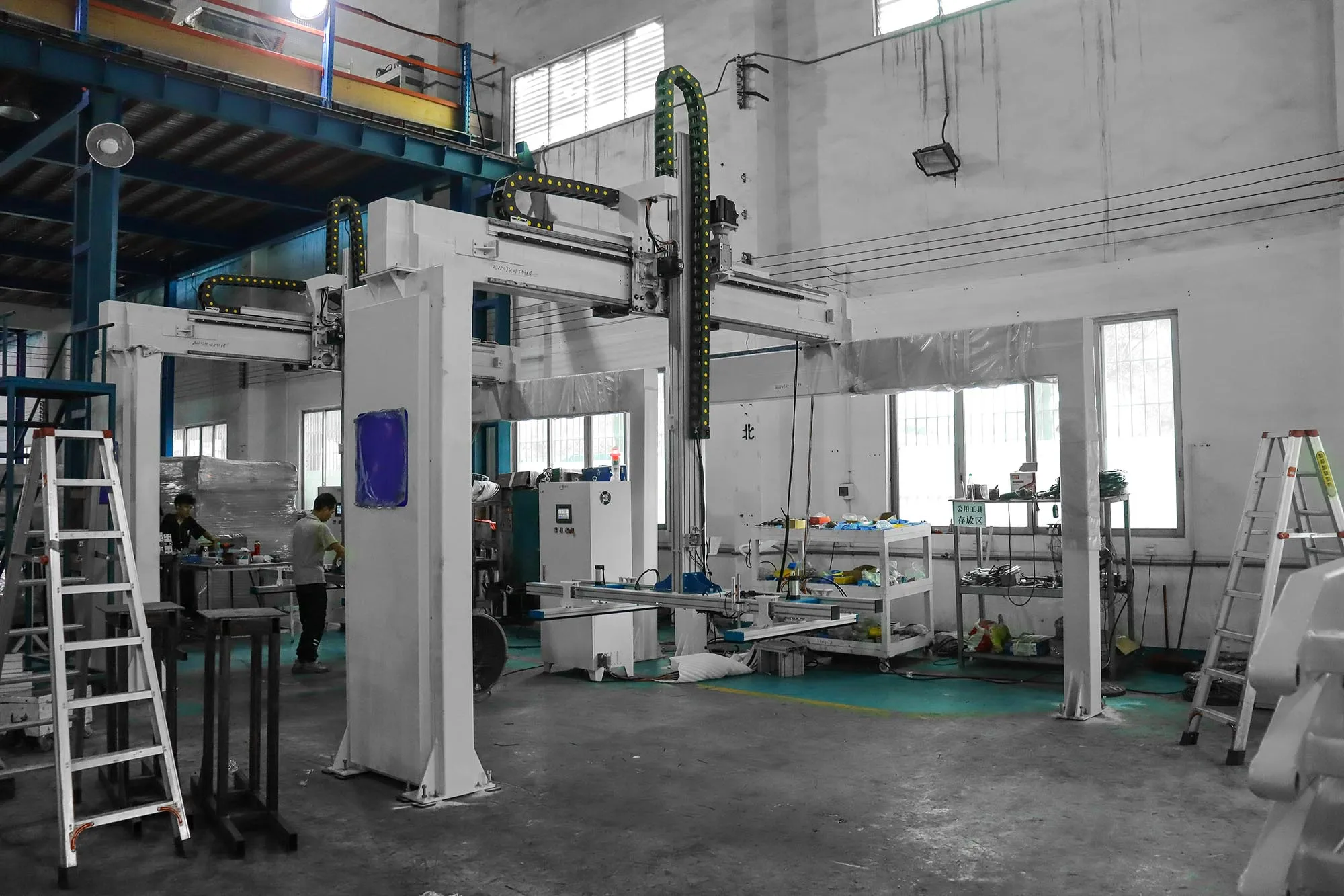 Hongrui Customized Woodworking Machinery Wood Panel Furniture Gantry Loading And Unloading