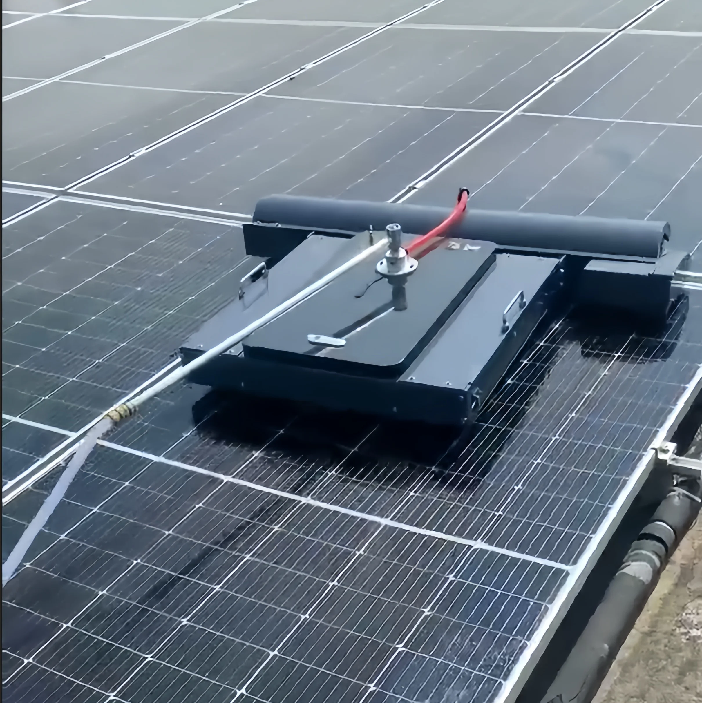 Good Quality Solar Panel Cleaning Machine Robot Cleaner Dry Cleaned Washed Solar Panel Cleaning Machine