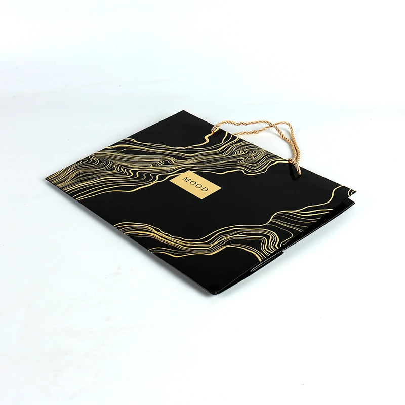 Wholesale Custom Hot Gold Printed Black Luxury Shopping Gift Paper Bag With Handle gift bags customised supplier