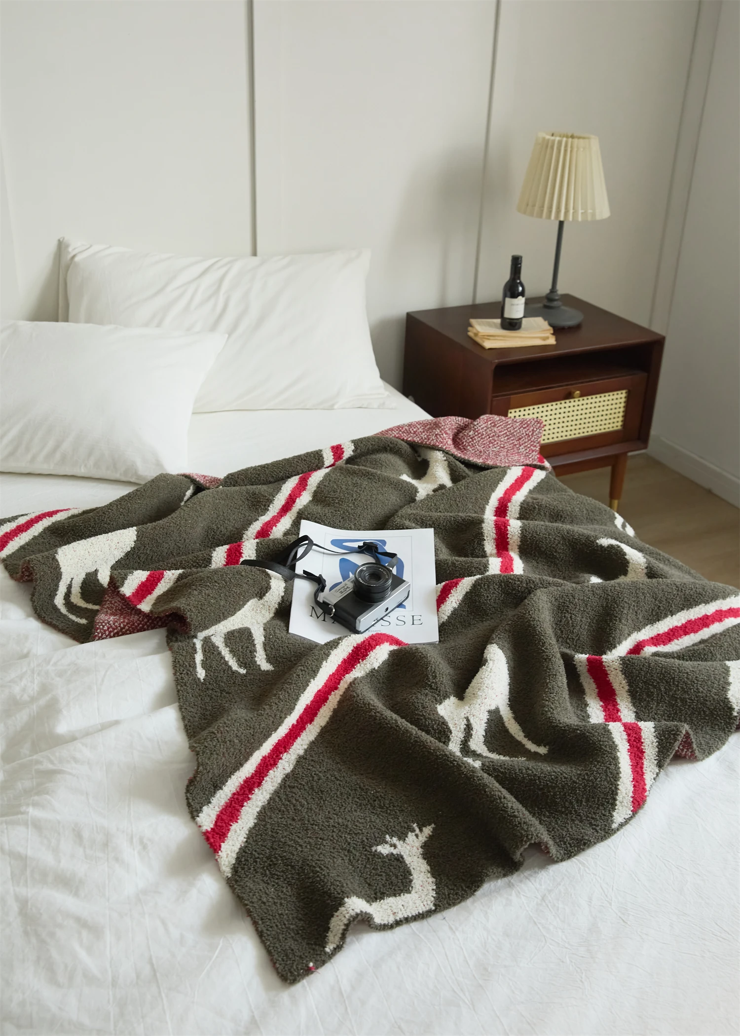 Hot Selling 100% Polyester Deer Jacquard  Fluffy Microfiber Knitted Throw Blanket  For Home Sofa Couch Bed Travel OEKO-TEX  ASK manufacture