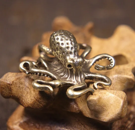 Solid Brass Office Desktop Kitchenware Octopus Bronze Tea Pet Jewelry Arts and Crafts Gifts Handplay Pieces Metal Crafts
