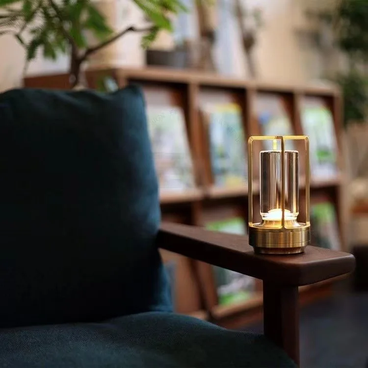 Restaurant Decorative Cordless Table Lamp Modern Luxury Rechargeable Portable Table Lamp Led Lantern