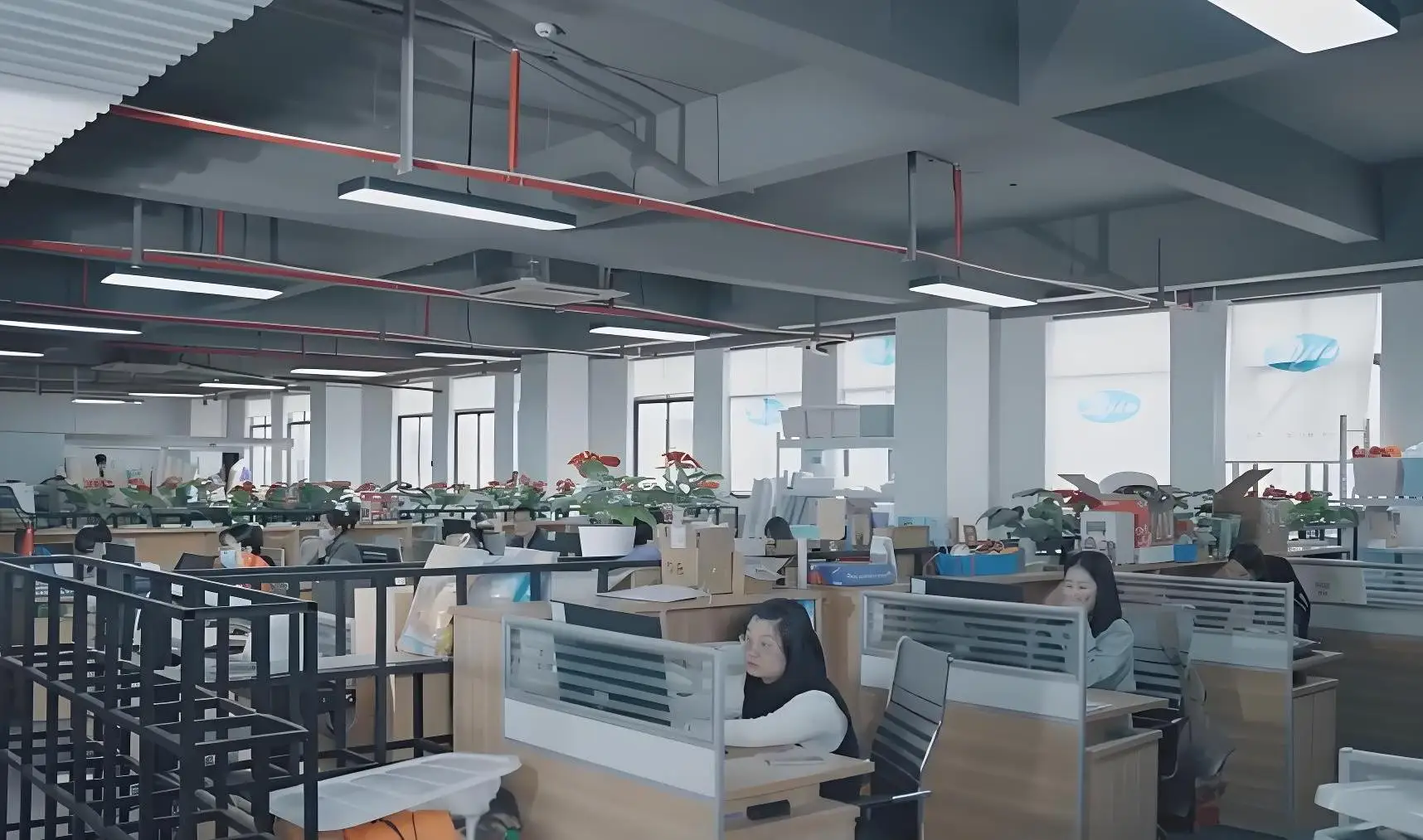 Hangzhou Xiaoshan Weiruichi E-Commerce Co., Ltd. 1