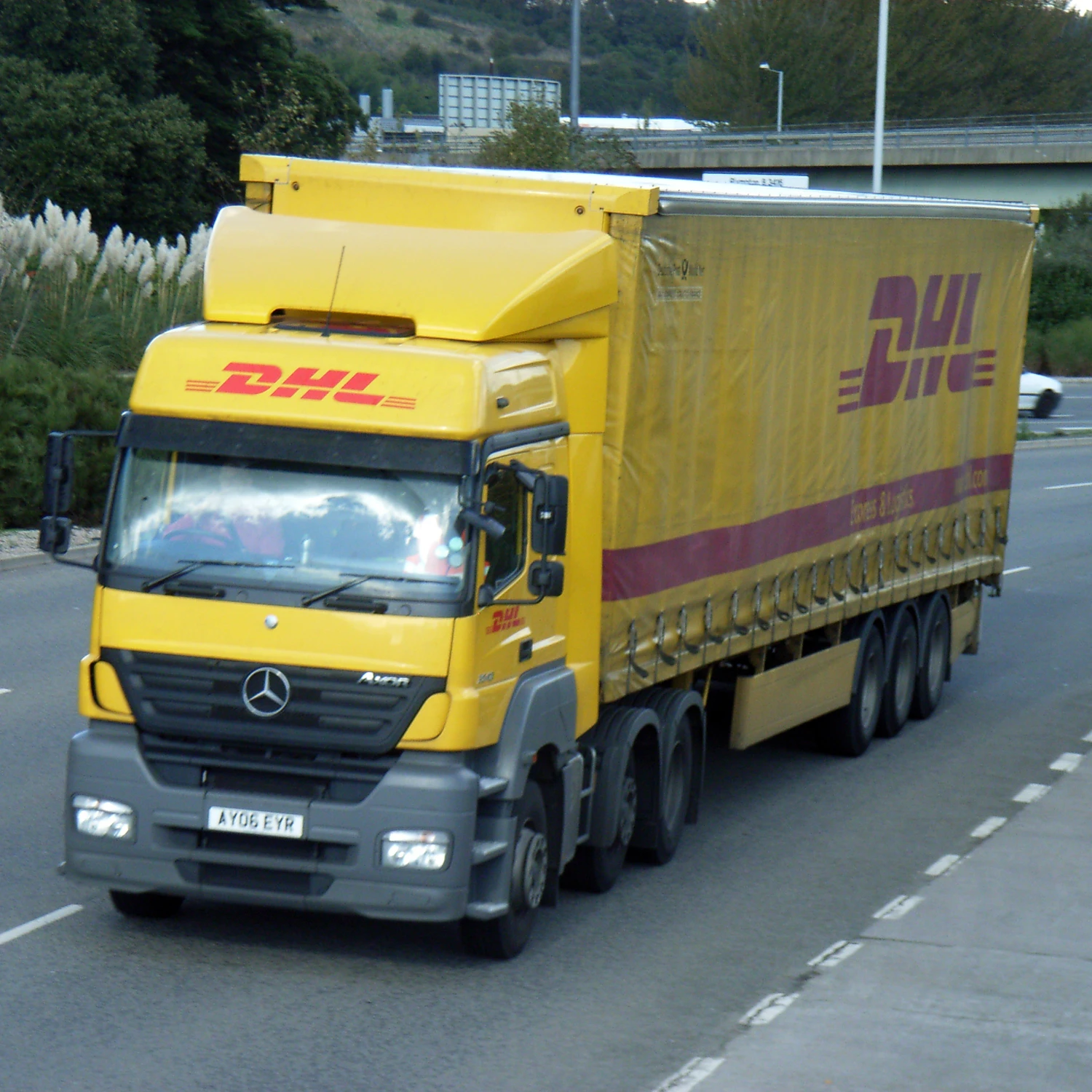 2000 FEDEX Truck