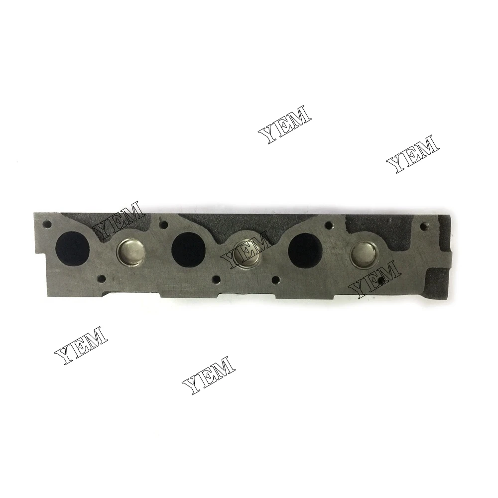 Hot Sale D1302 Cylinder Head for Kubota Cylinder Head Engine Replacement Parts 3
