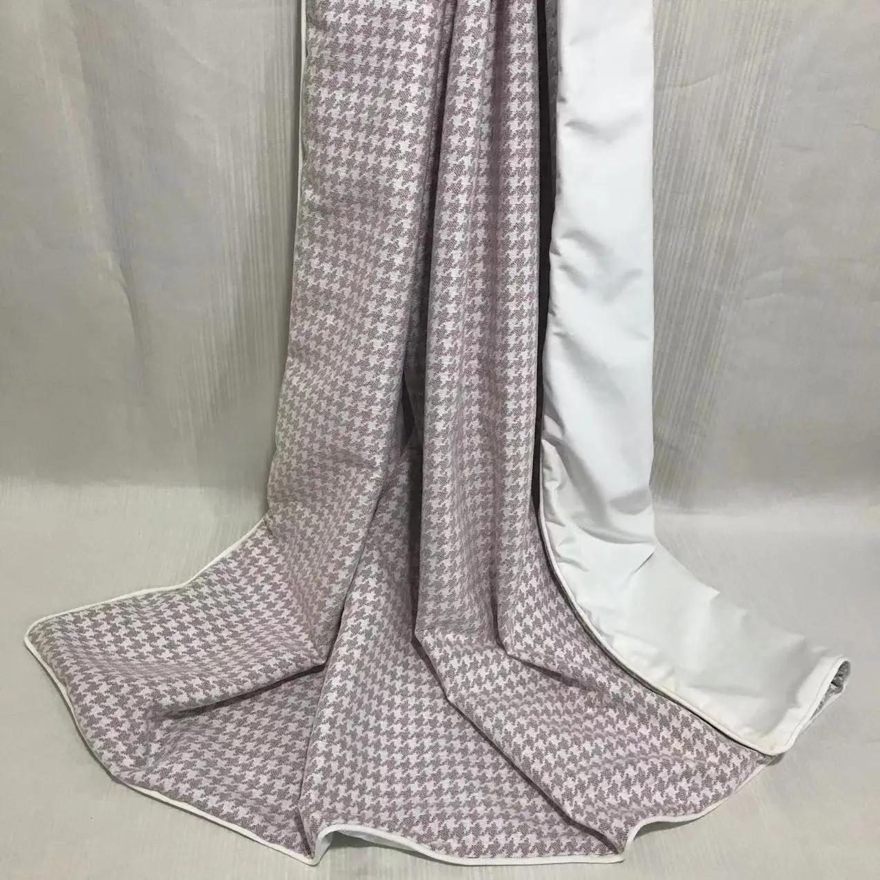 Pink Houndstooth Classic Plover Case 100 Polyester Plush Sofa Bedding