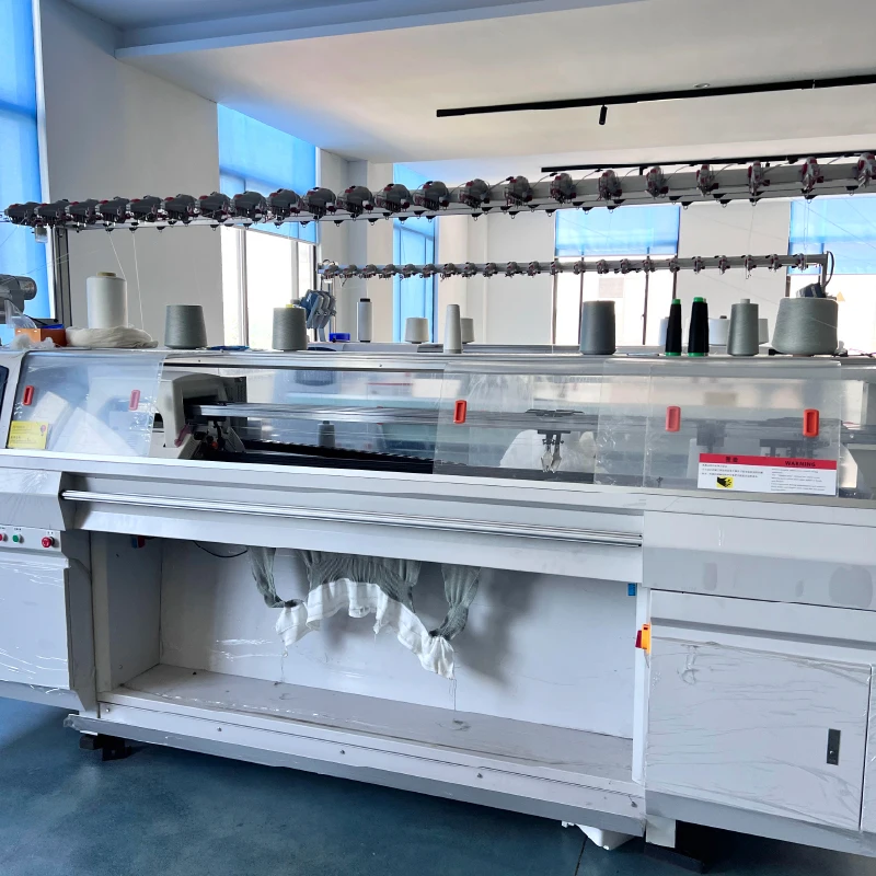 TONGDA  Computerized Flat Knitting Machine, 7G-18G, Automatic Yarn Changing, for Sweater/Glove Production
