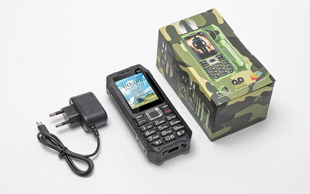 Pavé tactile 1200mAh Batterie Téléphone mobile GSM 2G avec 4 emplacement  pour carte SIM - Chine 4 carte SIM de téléphone cellulaire et téléphone GSM  prix