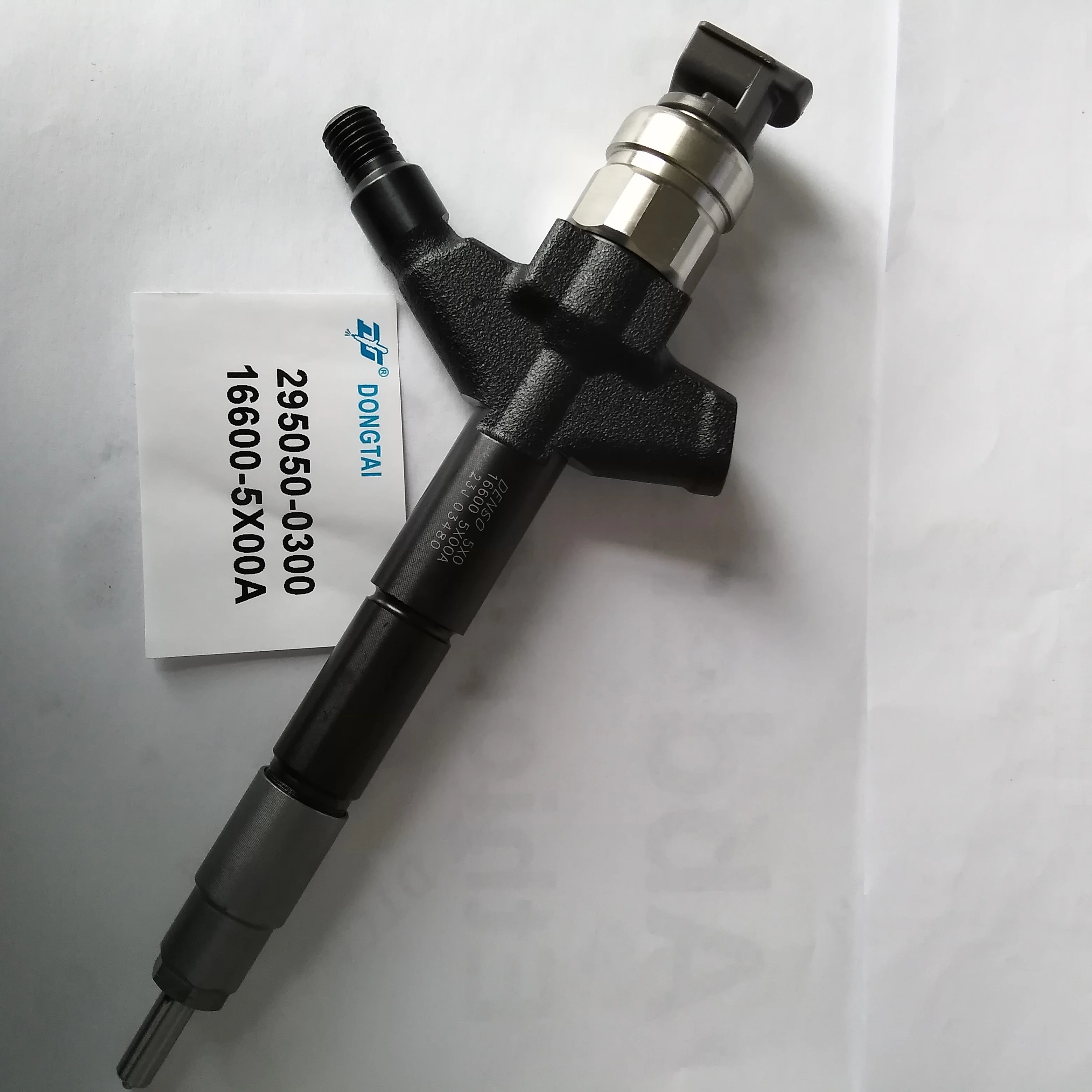 COMMON RAIL INJECTOR 295050-0300 for NISSAN YD2K NAVARA