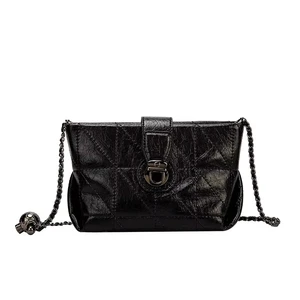 Women's Luxury Designer PU Tote Bag New Chain Single Shoulder Crossbody for Autumn/Winter Large Capacity Thread Pattern