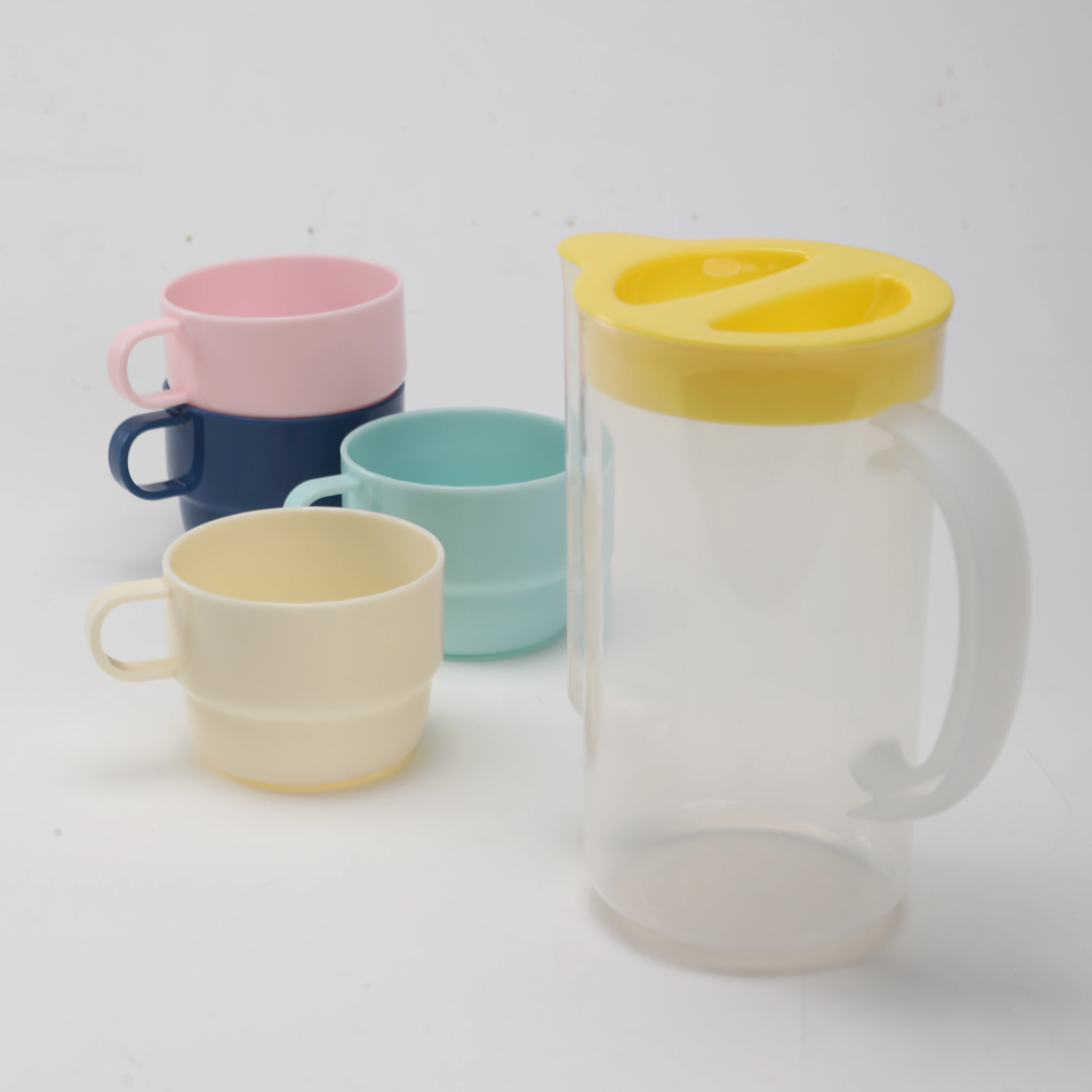 Plastic Kettle 850ML Plastic Bottle One Pot Four Cup Set Cold Water Tea Coke Coffee Household Kettle Children Cup