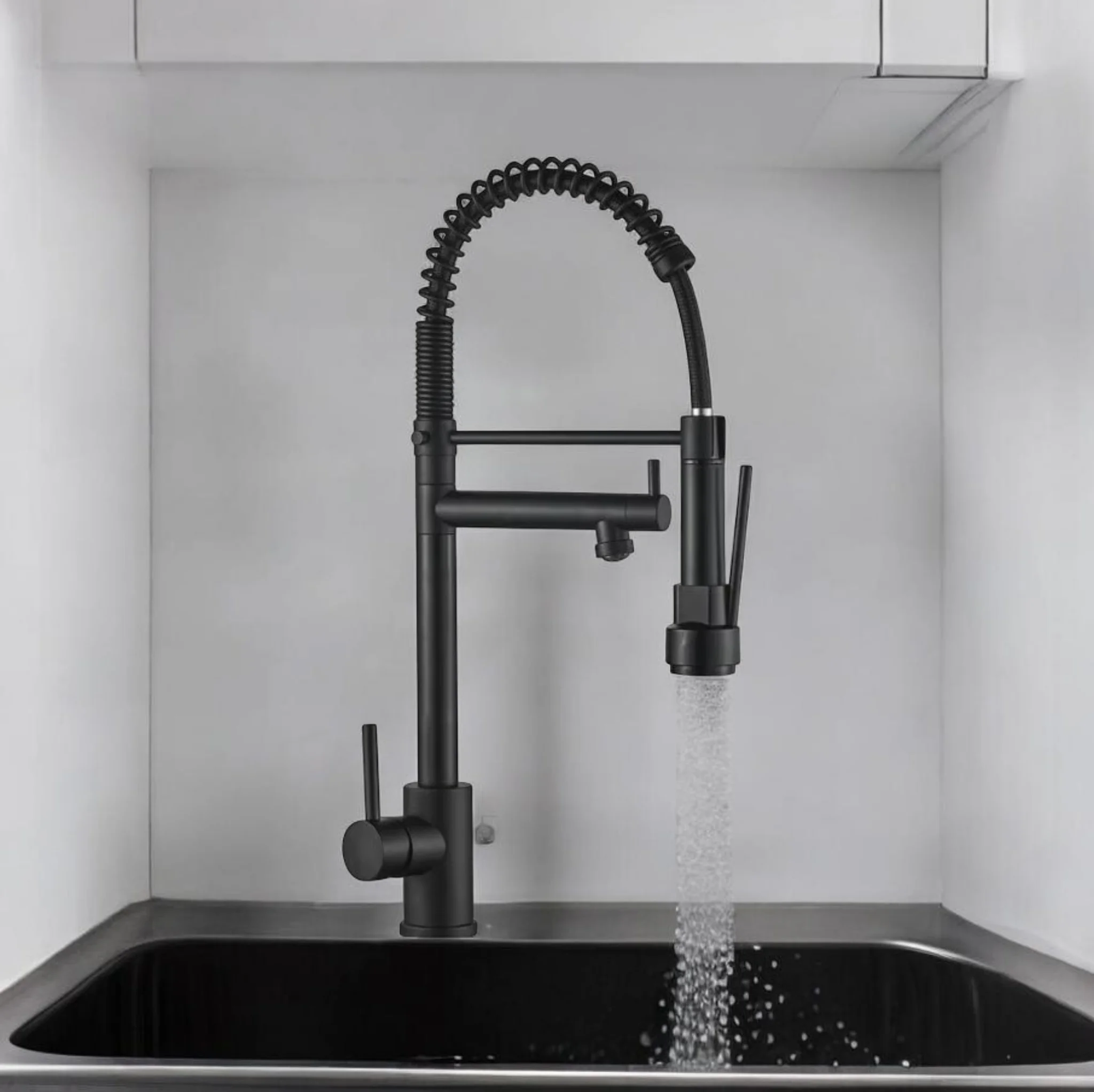 Současný kuchyňský kohoutek s jednou pákou, leštěný z nerezové oceli, keramický uzavírací kroužek, montáž na stolici, instalace do jediného otvoru, vytahovací tryska