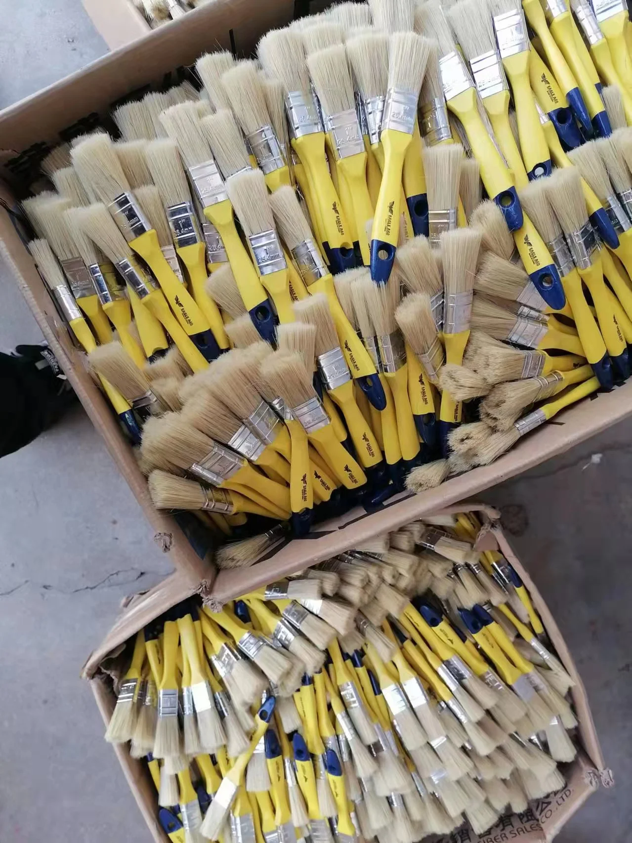 Bangladesh White Bristle Paint Brush Wooden Handle Red Tail Bristle