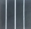 Gris oscuro y blanco