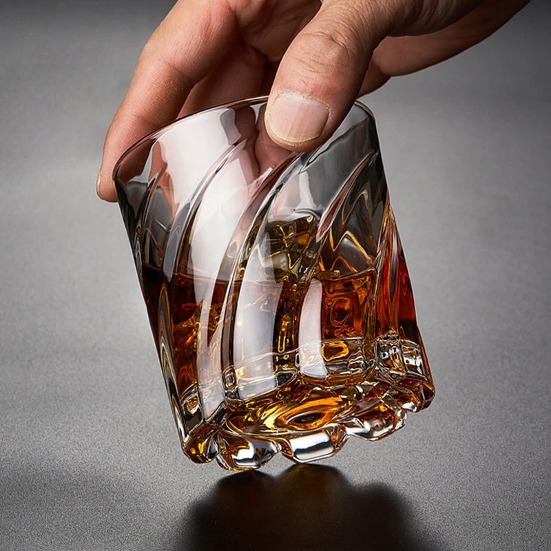 Creative Spiral Pattern Whiskey Glass Crystal Spinning Whisky Glass for Ba