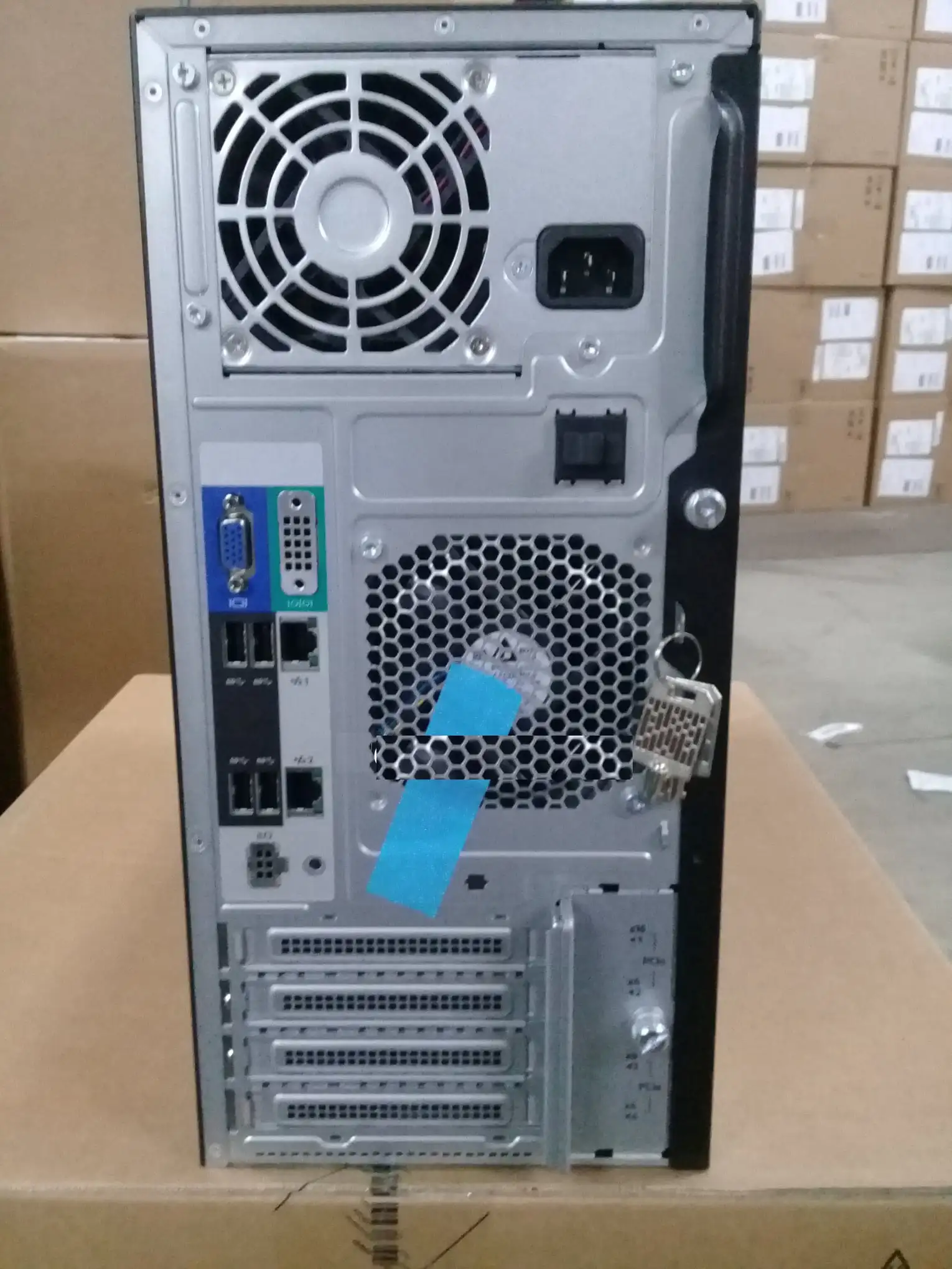サーバー HP ProLiant ML30 Gen10 Xeon E 2124 16GB 新しいHPE ProLiant ML30 Gen10、Tel Xeon E-2124 3.5GHz、メモリ16G